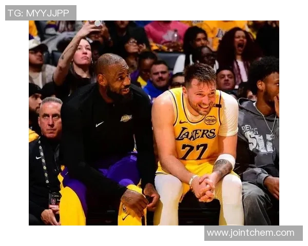 湖人主场迎战灰熊争夺胜利精彩对决引发球迷热情期待