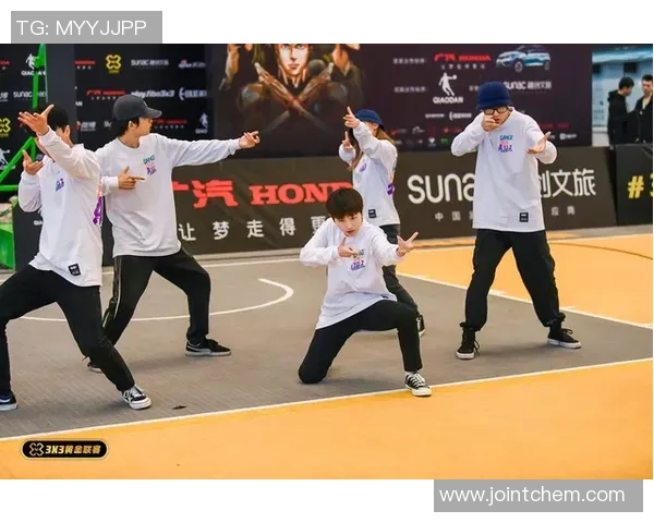 重庆街舞队与上海街舞队赛后复盘探讨灵活性表现与战术运用